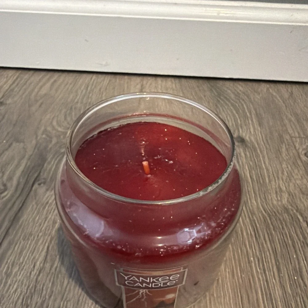 Yankee Candle SUMMER STORM 14.5 oz Red Housewarmer Wax Candle